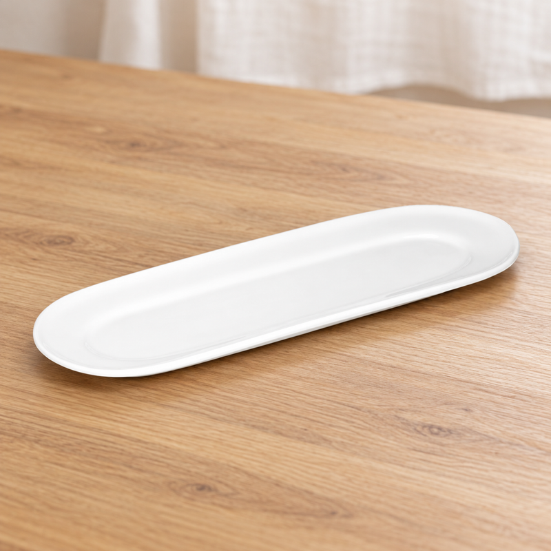 A21822 — White porcelain at the table