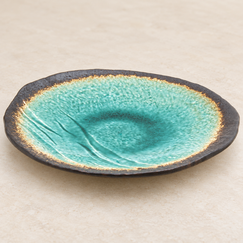 FDKG-1 in a neutral table setting