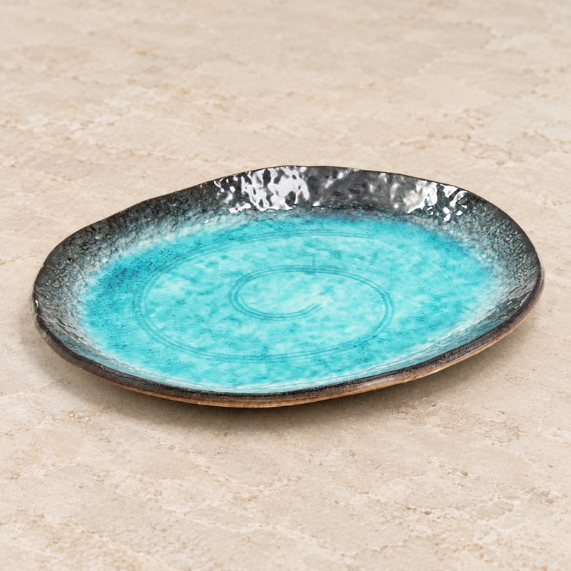 FDKN-4 in a neutral table setting