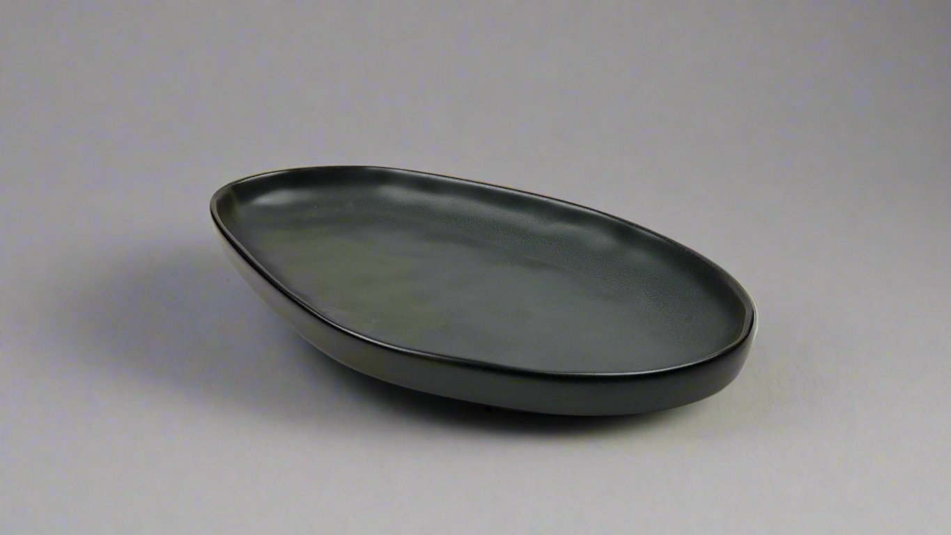 EGG SHAPE PLATE PORC (Dark green)  12"x7"  CAC RAIN FOREST