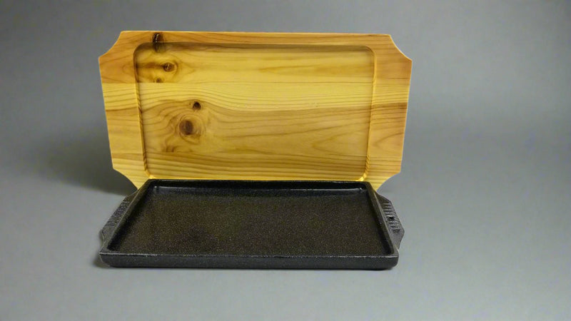 HYS-REC04 rectangular iron steak plate and wooden base