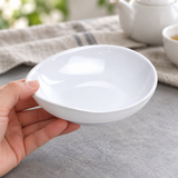 19045WT white melamine dish during handling; food, cup and other scene accessories are not included.