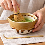 K537S-SPB matcha bowl, whisk and scoop during whisking; matcha, linen and other scene accessories are not included.