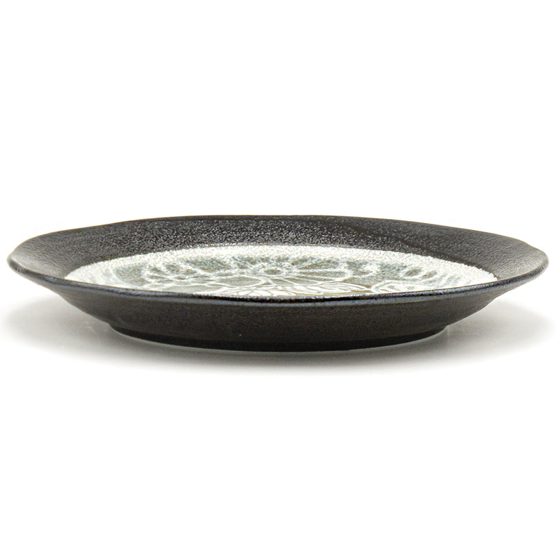 EH210-J ceramic plate, low side view of the rim and foot