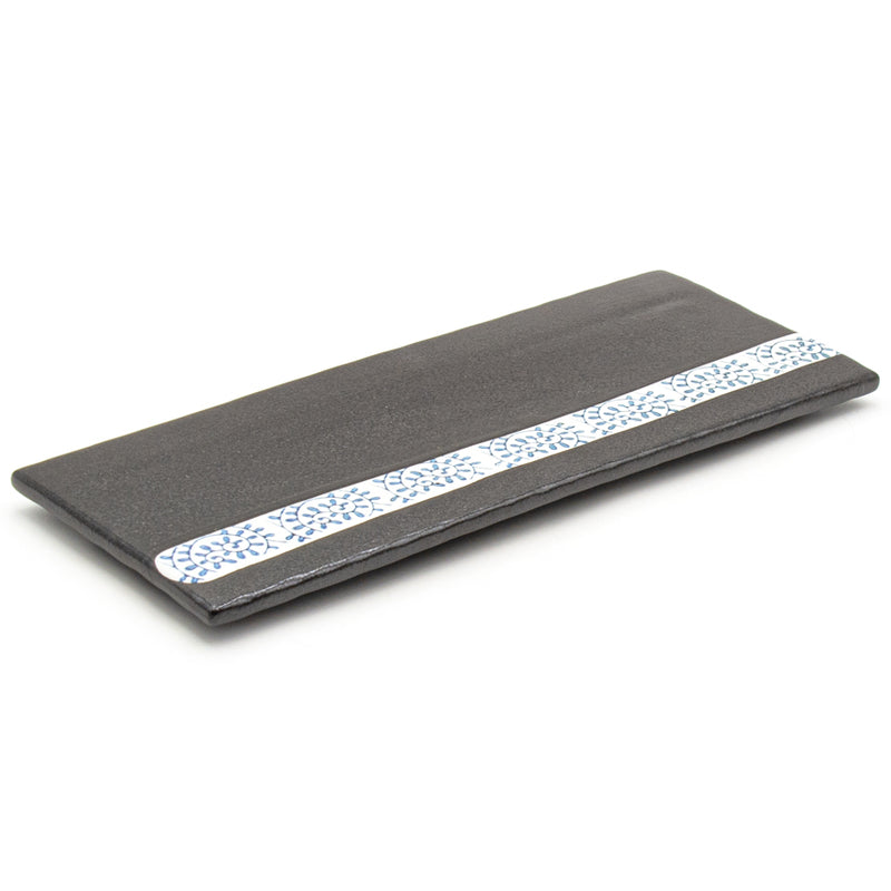 Gray ceramic platter with blue-and-white arabesque edge band