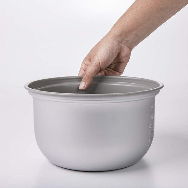 NS-RPC18-FJ — lift out the inner cooking pan