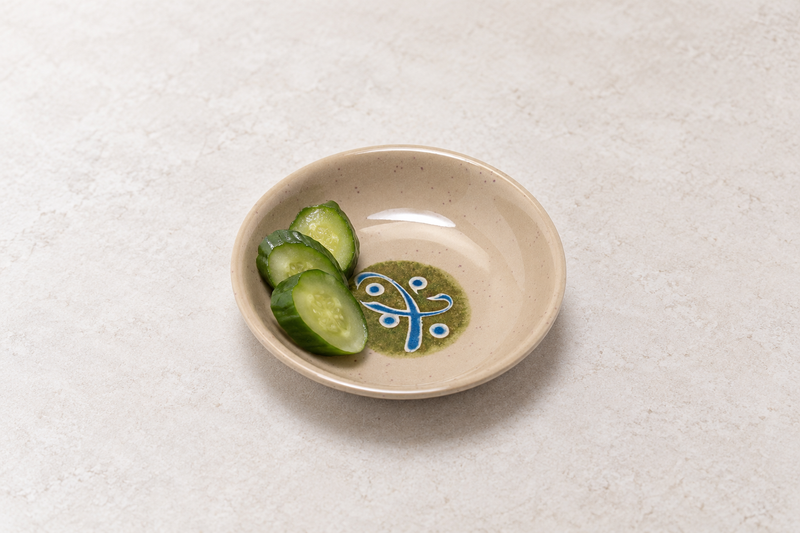 Cucumber slices in the 326-M round melamine dish