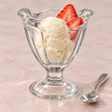 575GU Small ice cream and strawberry dessert