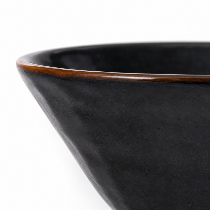 Close detail of the FS58-7 Yuzukurotenmoku porcelain noodle bowl showing its warm brown rim and glossy black surface.