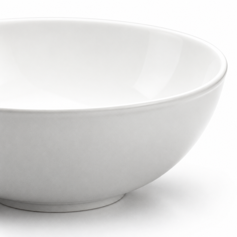Close view of the A2015 noodle bowl’s simple rim, curved white wall and low circular foot