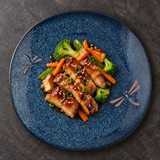 BD210-N navy Dragonfly ceramic plate with chicken and vegetables, top-down view