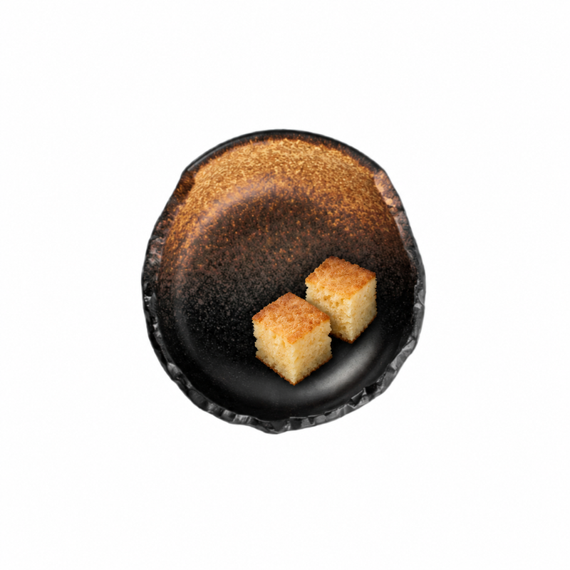 BK-3068 Earth bowl with two small vanilla cake pieces