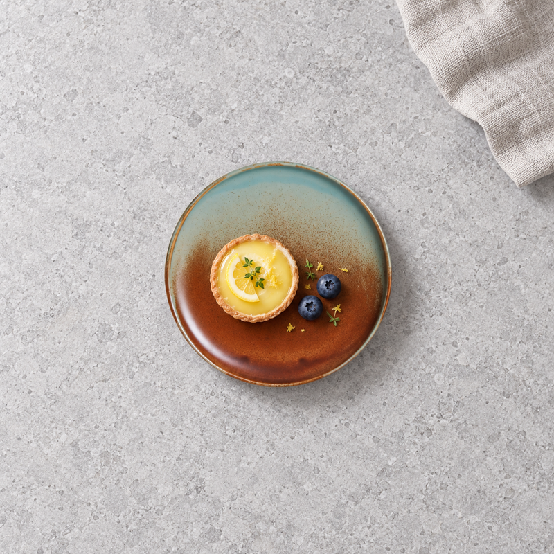 BK-0200 Fire Earth porcelain round with dessert