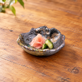 IM24-IK in a wood tabletop serving setting