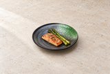 JX286-M: 8.75"Dx1.25"H Porcelain Plate, Black/Green. Restaurant serving context