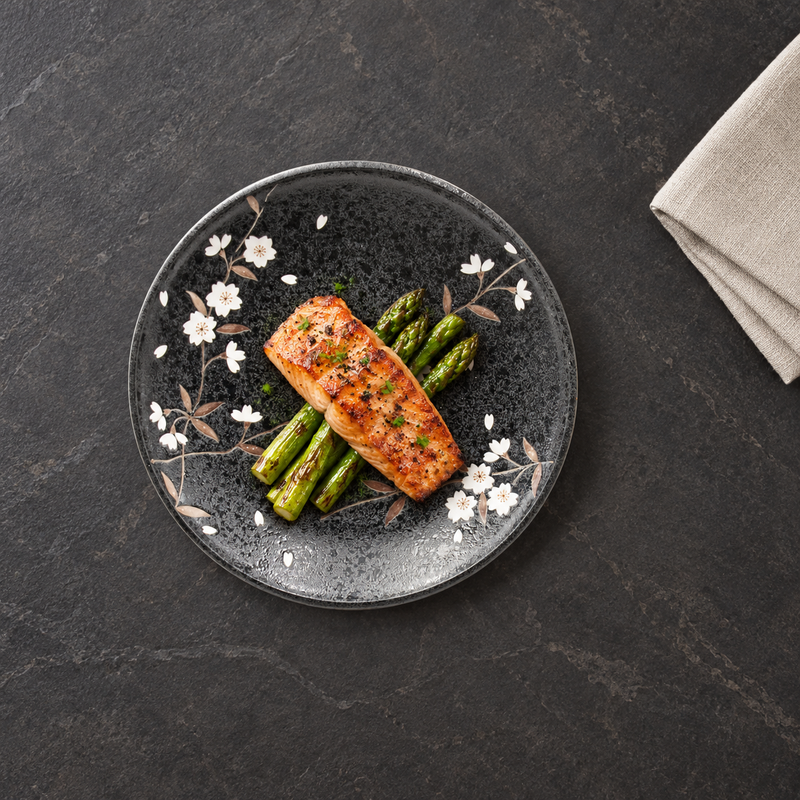 Dark Sakura round plate with salmon and asparagus