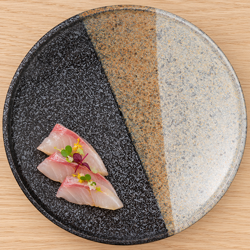 K210-OY three-tone ceramic plate with sashimi