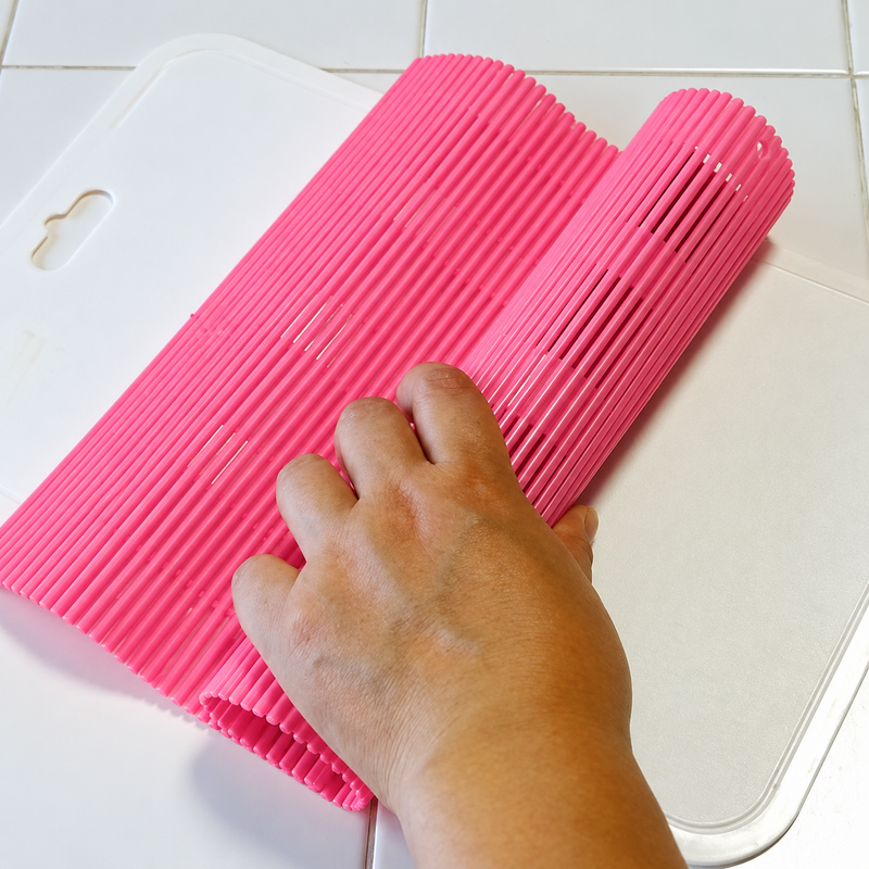 U-5211 sushi rolling mat being rolled by hand