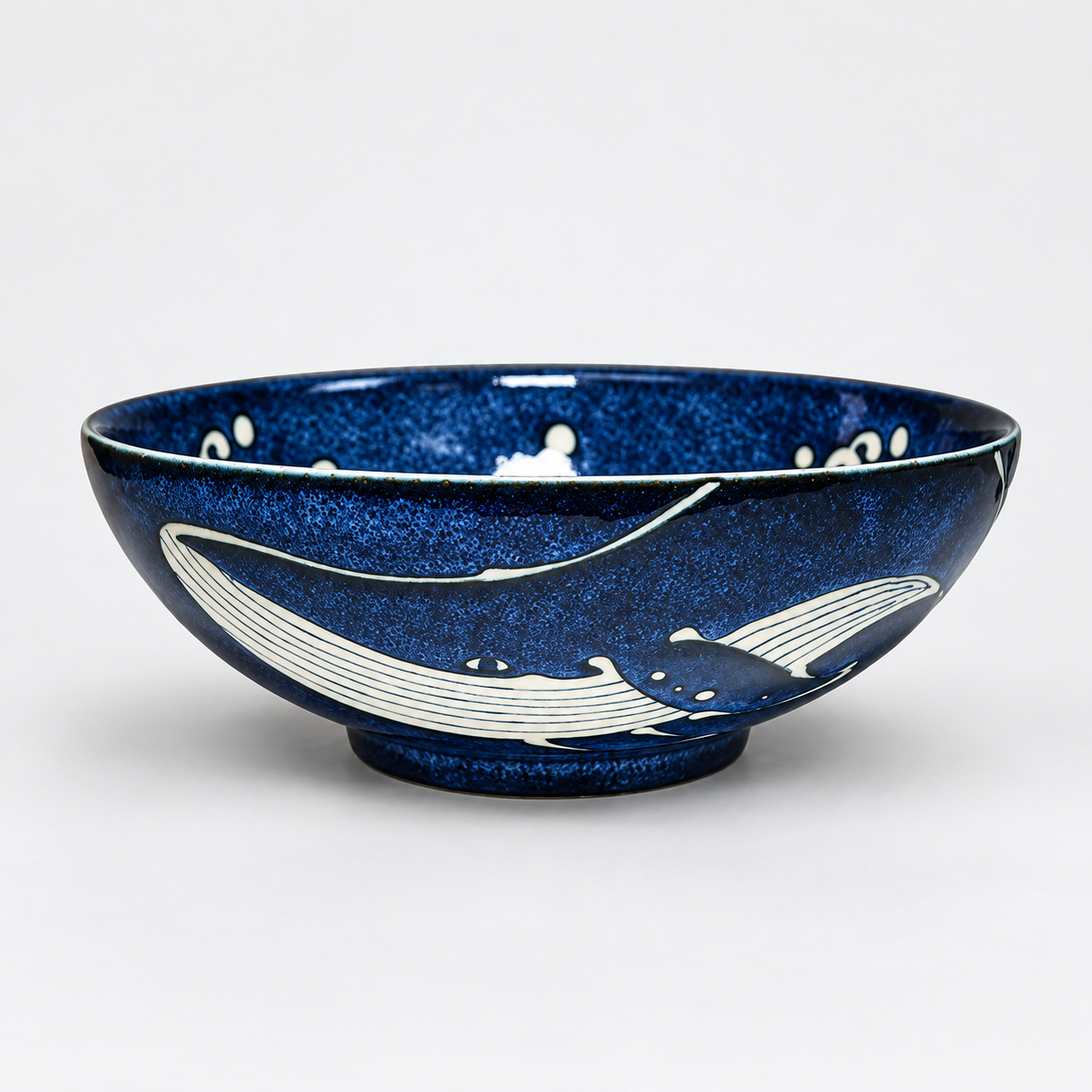 MT578-WL: Angled whale product view.