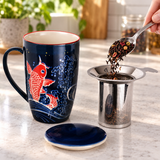 SM13-6728 tea mug with lid and removable strainer during loose-leaf preparation