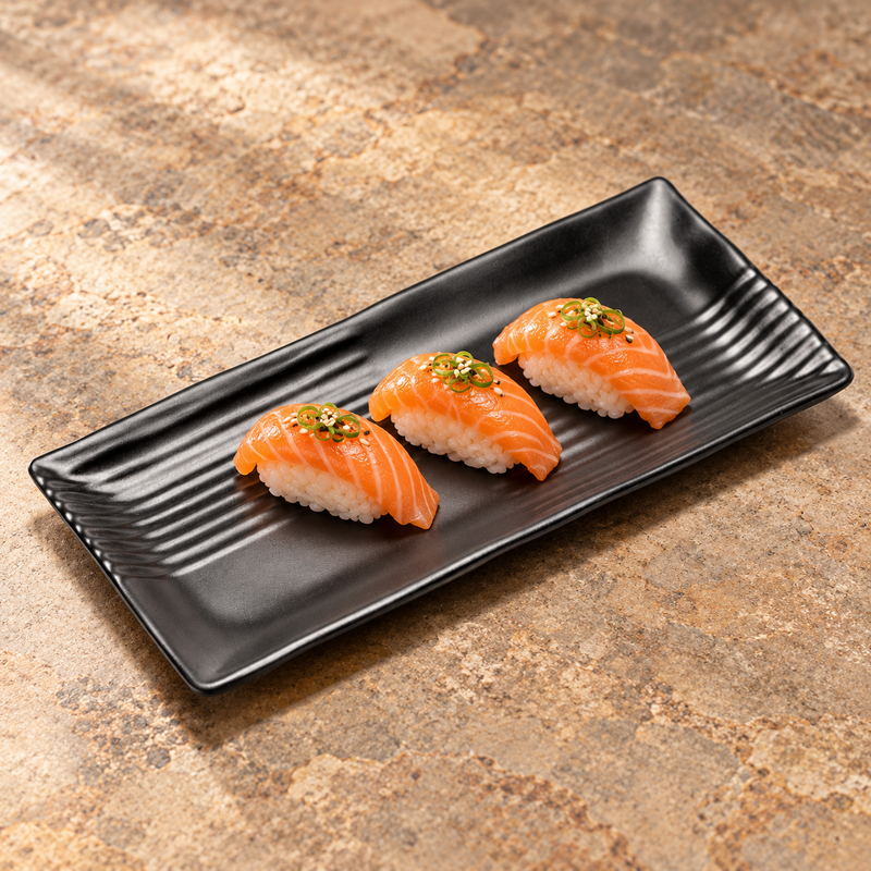 YG-5012MB grooved matte black platter with three salmon nigiri