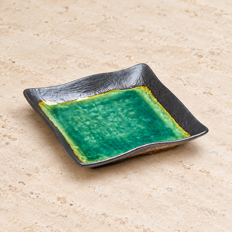 F27-M square plate on a pale stone tabletop
