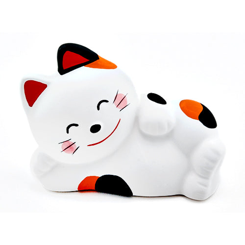 Ceramic figurine white 3.5 in L x 2.5 in H (KT48-CW)