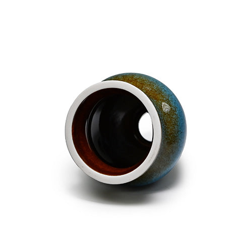 G-1901 — The hollow underside and circular foot