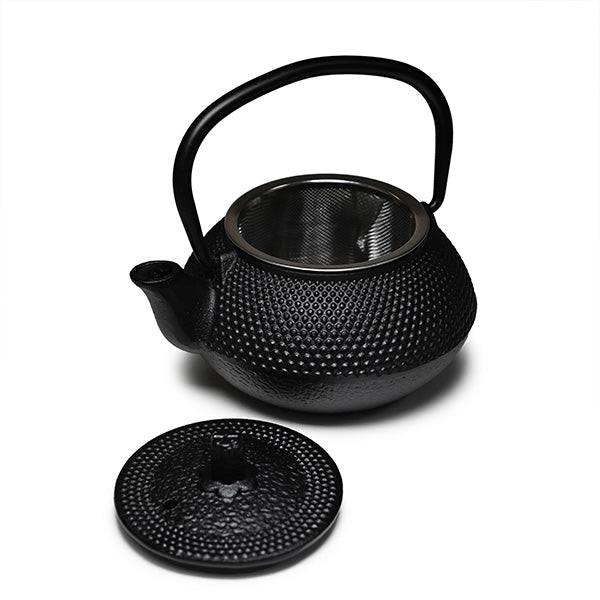 NTB64-10 — The open pot with its lid aside