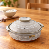 D7-M donabe in a dining table setting
