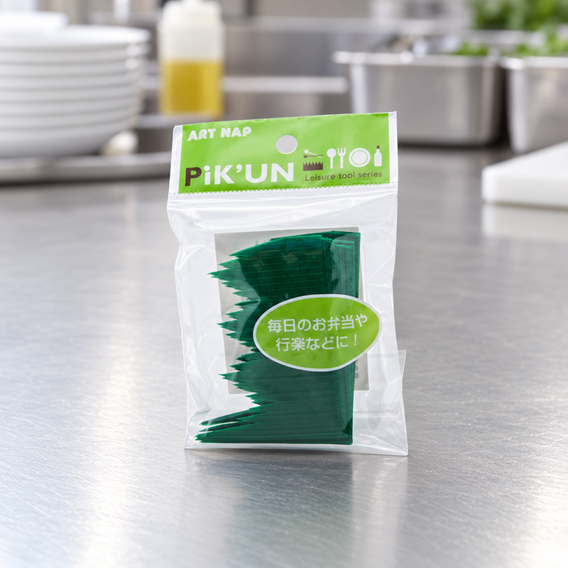AL-504 package of green grass-shaped baran at a restaurant table