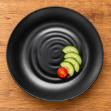 YG-812MB matte black round plate with cucumber and tomato