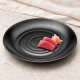 YG-812MB matte black round plate with tuna sashimi and ginger