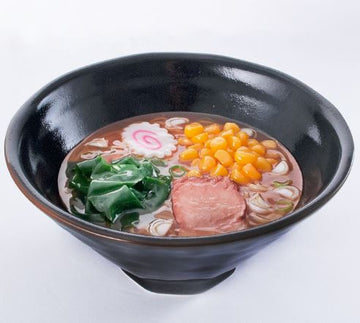 7.75" D x 3.75" H Porcelain Noodle Bowl, Black (YUZUKUROTENMOKU)