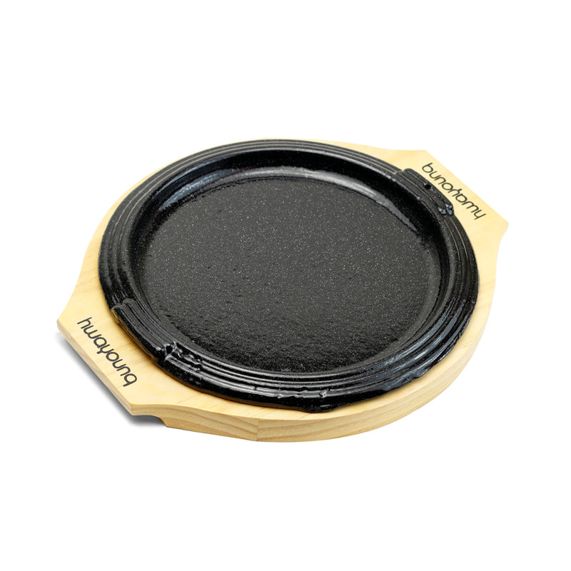 HYS04 round iron steak plate with wooden base