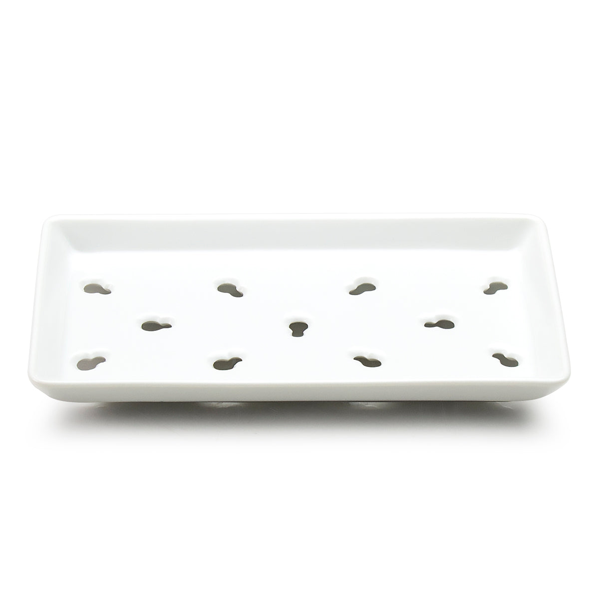KM5924 white porcelain plate, front view showing through-holes