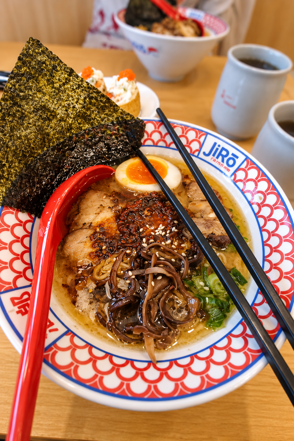 Ramen bowl for restaurant noodle service